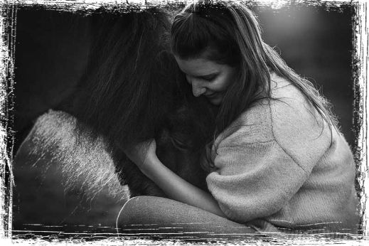Ponyliebe Pony mit Frau
